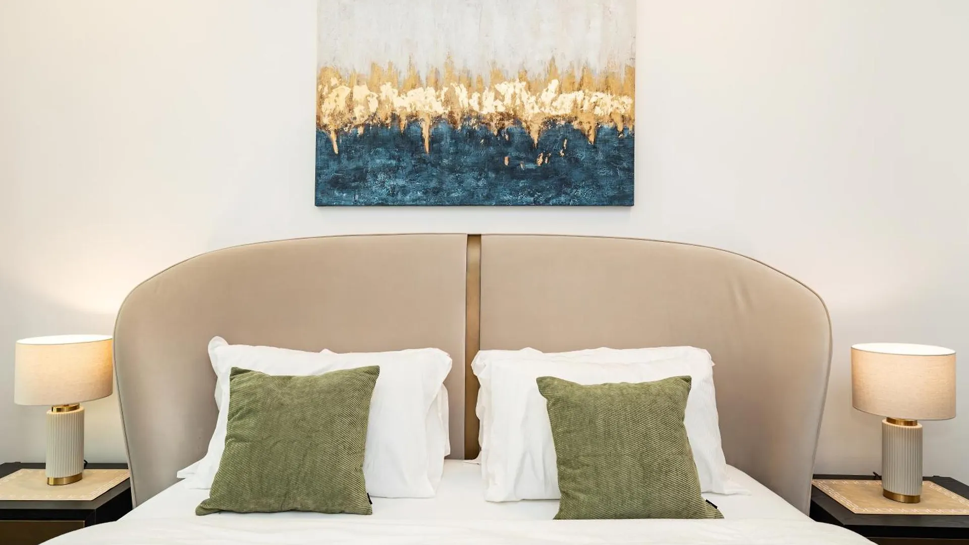 Elegant Two Bedroom Apartment With Large Balcony And Panoramic Downtown Skyline & Boulevard Views By Luxury Space 두바이