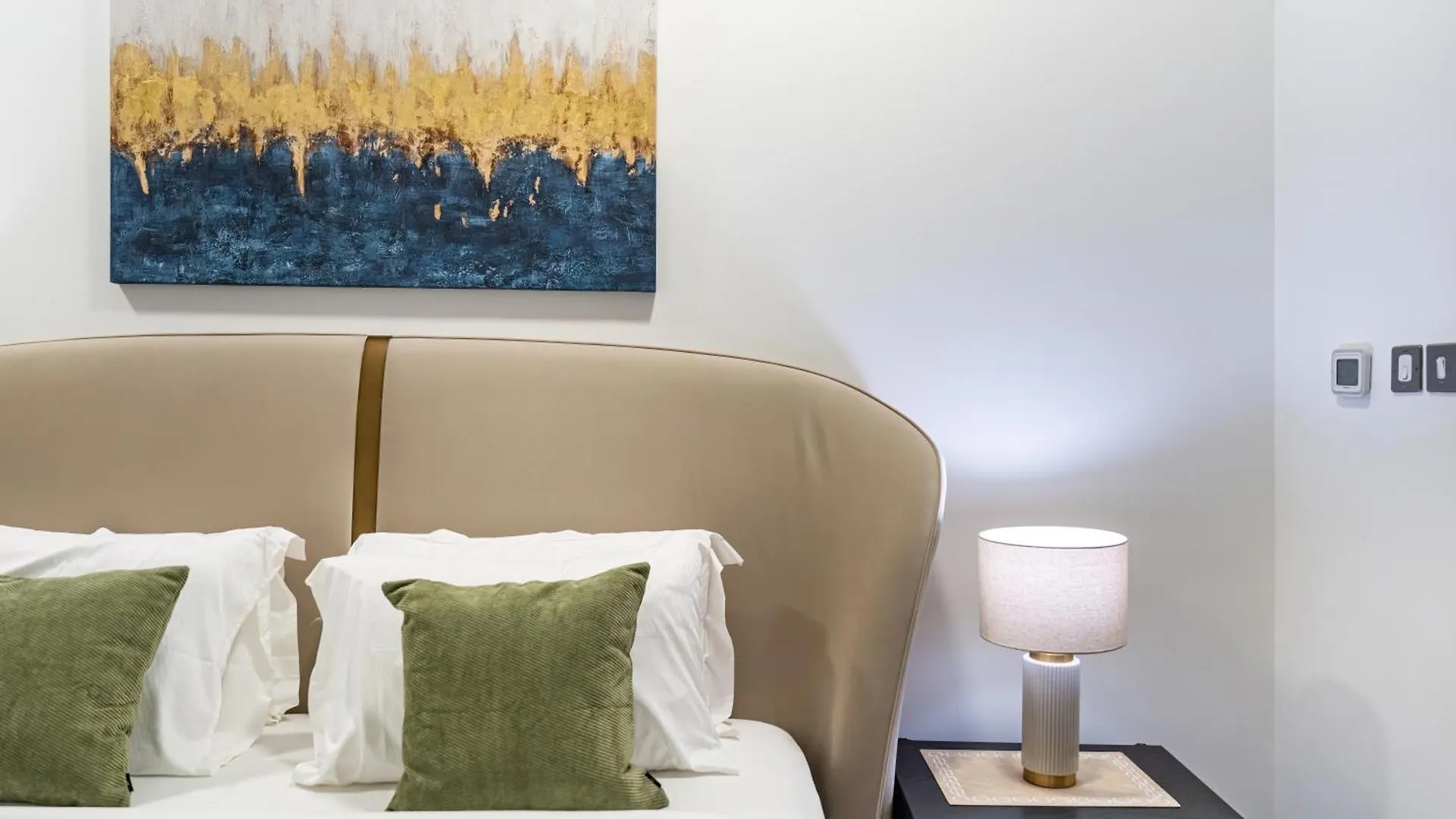 Elegant Two Bedroom Apartment With Large Balcony And Panoramic Downtown Skyline & Boulevard Views By Luxury Space 두바이